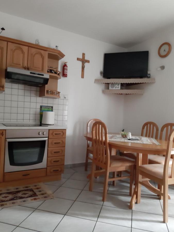 Apartmani Jozefina 奥米沙利 客房 照片