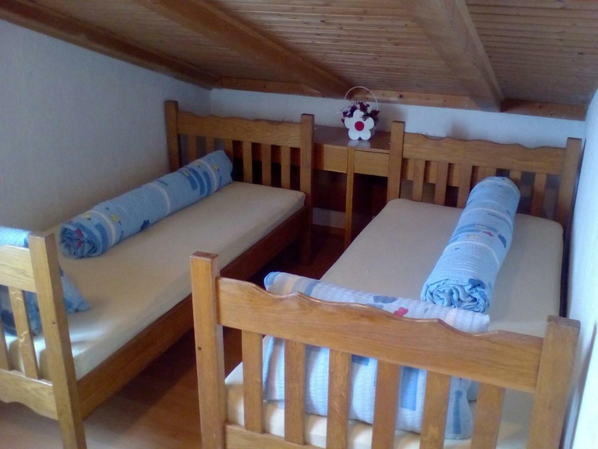 Apartmani Jozefina 奥米沙利 外观 照片