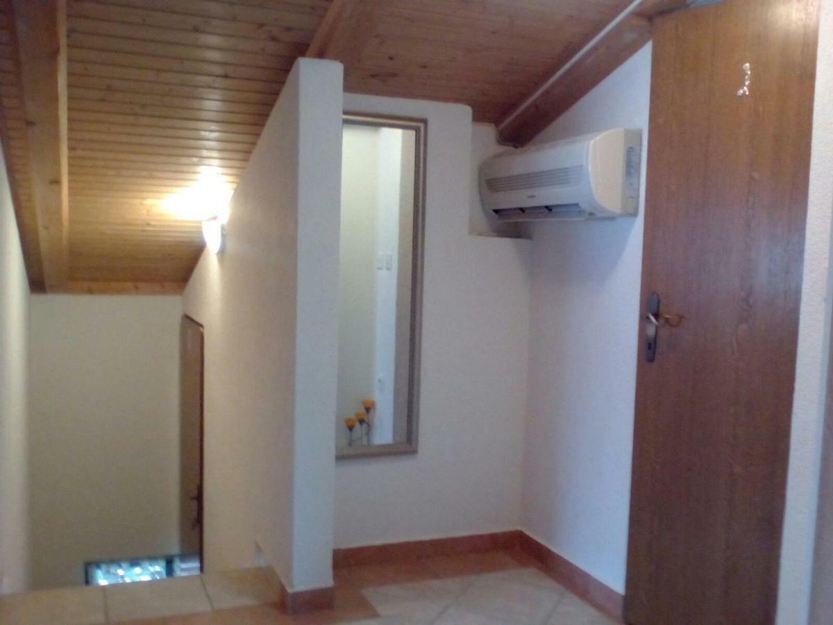 Apartmani Jozefina 奥米沙利 外观 照片